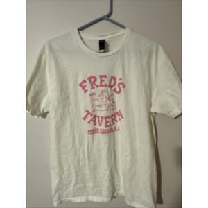 Fred's Tavern Stone Harbor NJ Large T‎ Shirt Pink Logo Short Sleeve Gildan